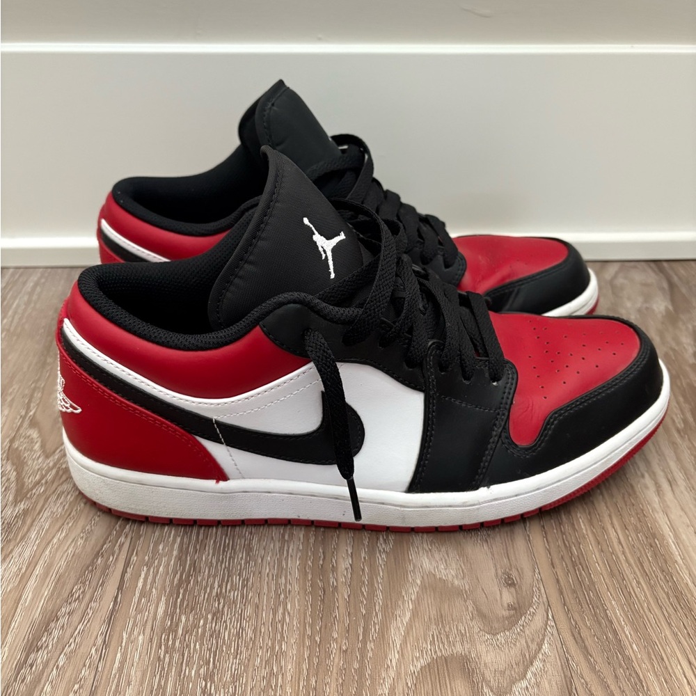 Air Jordan 1 low Black Red White Sneakers
